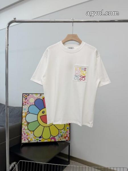 ロエベブランド スニーカー 激安最高ランク 2026新発売 上品で優しい雰囲気に半袖Tシャツ 4