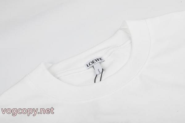 半袖Tシャツ偽物 ブランド 販売LOEWE快適さと洗練された表情 最新話題沸騰中 今季トレンド 3