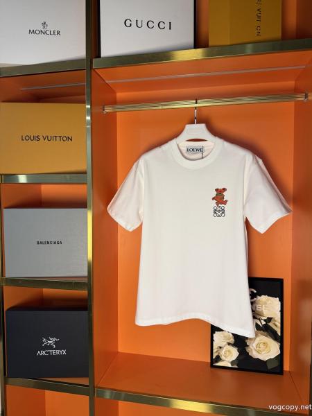 大人気で争奪戦 高い品質を誇る 話題の新作到着!偽物 通販LOEWE半袖Tシャツ 0