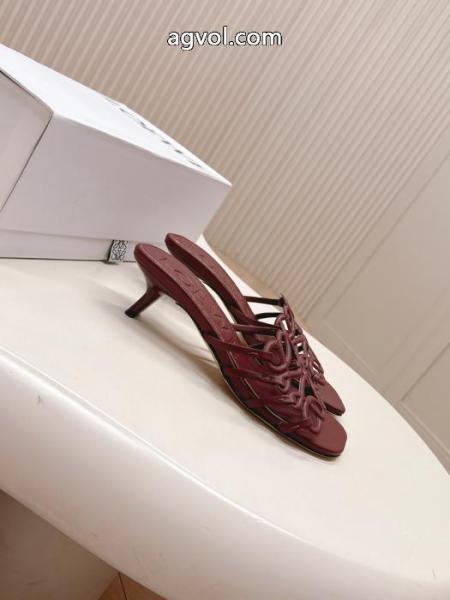 ロエベクリスマスプレゼントにも セールで破格 春夏爽やかな新作が流行りブランド コピー 販売 店ブーツ.. 3