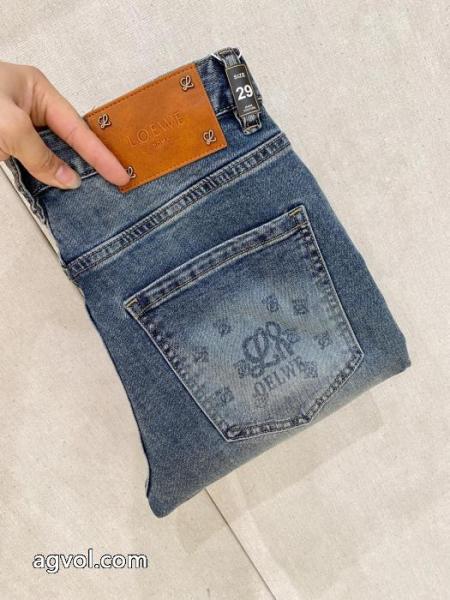 ブランド 品 コピー人気掲載 新作登場 手触りがいいジーンズLOEWE 5