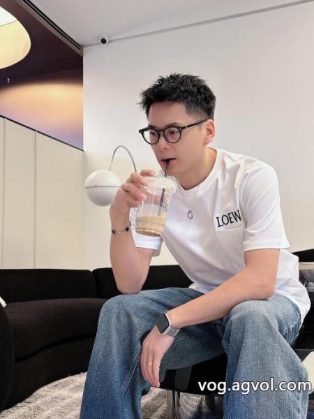 LOEWE半袖Tシャツブランド コピー 安心素敵 お手軽な価格 COOLなデザイン 0