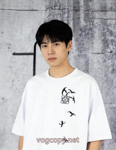 新作すぐ届く 2026限定色や海外限定 売り切れ間近スーパー ブランド コピー半袖TシャツLOEWE 1