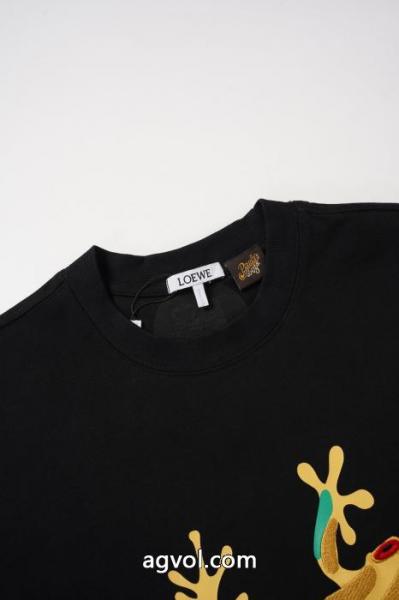 大人気再入荷セール 印象になって 美しいデザインLOEWE半袖Tシャツ激安 ブランド 通販 4