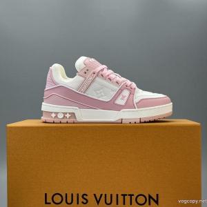 ブランド 偽物 通販唯一無二の存在 超激レア人気新作 気兼ねなく使える スニーカーLOUIS VUITTON.