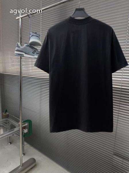 半袖Tシャツブランド コピー 優良店注目度UP! 落ち着いた感覚 稀少*新品登場LOEWE 4