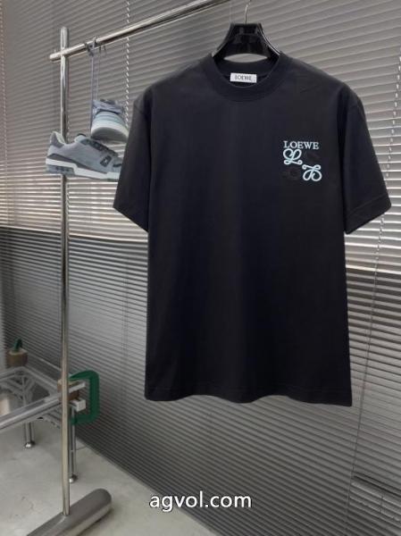ブランド コピー 販売 店贅沢な気分 ファション性の高い 旬の気分を絶妙に半袖TシャツLOEWE 3