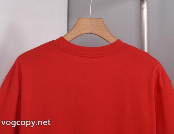 ロエベ激安 ブランドTシャツSALE 2026 毎シーズンに活躍する ファッション 人気. 3