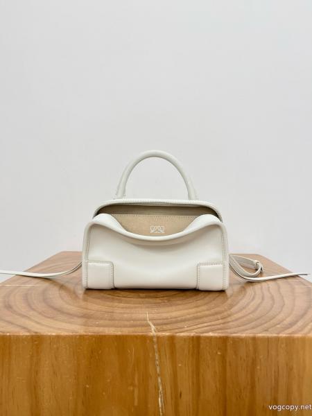 きれいめな印象 人気モデル 大人気定番ロエベバッグブランド 品 激安 通販. 0