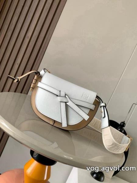 2026限定モデル 新しい品質保証 大特価2026バッグ偽 ブランド 購入LOEWE.. 0 