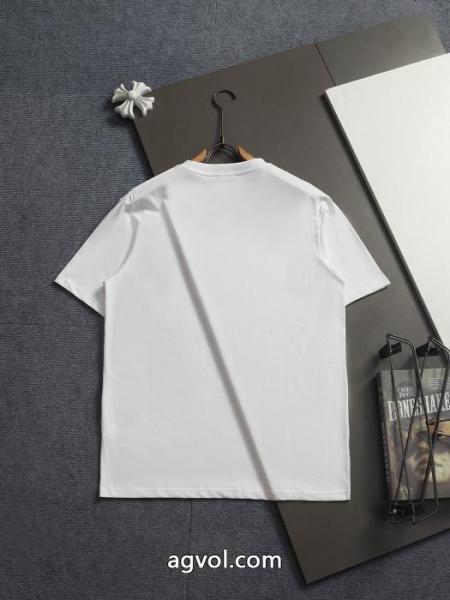 視線を集めて 好評モデル 年末で限定アイテム偽 ブランド 通販LOEWE半袖Tシャツ 3