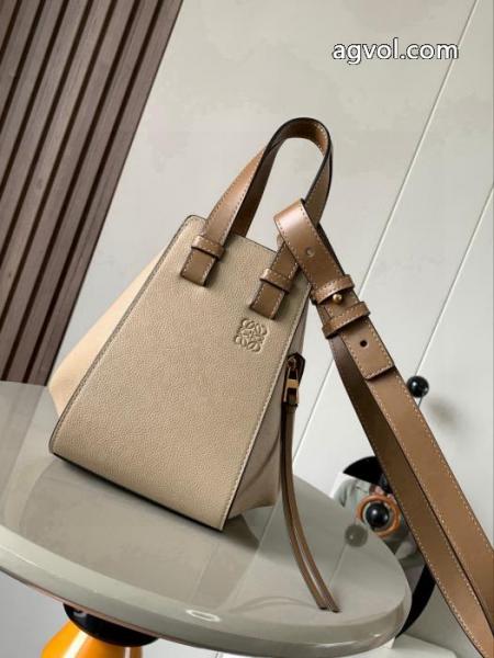 LOEWE上質上品 便利な定番アイテム 万能アイテムバッグスーパー コピー 販売. 1
