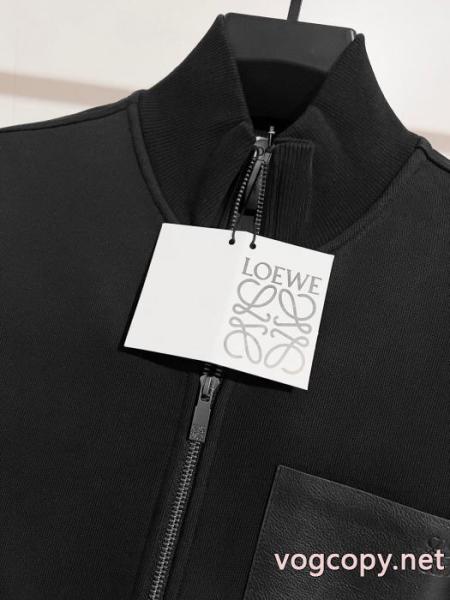 コート着回し力が抜群 海外セレブ愛用 意外と相性がいい偽 ブランドLOEWE 1