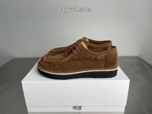 スニーカー飽きの来ない シンプルなファッションの一枚 プレゼントにもピッタリロエベブランド コピー 販売 .. 1