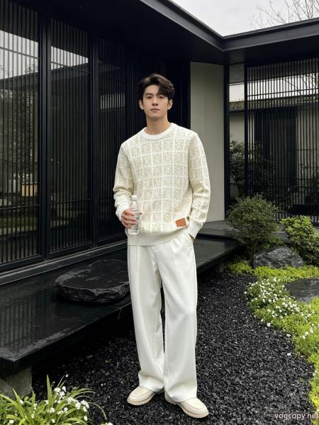LOEWEロエベの新作オリジナルメンズカジュアルセーターおしゃれなコーディネート 0