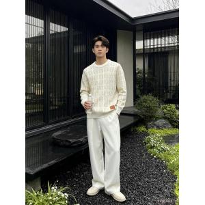 LOEWEロエベの新作オリジナルメンズカジュアルセーターおしゃれなコーディネート
