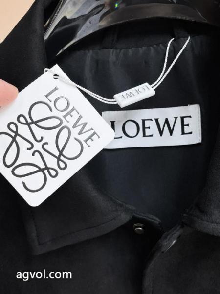韓国高級服 26ss 今年らしい優秀アイテムLOEWEコート偽物 ブランド 激安 1