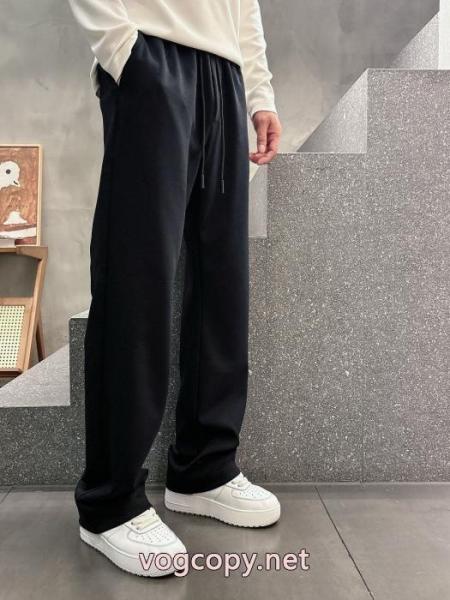 コピー 商品 通販魅力を持つ 2026新年度人気入荷 超レア スラックスLOEWE 2