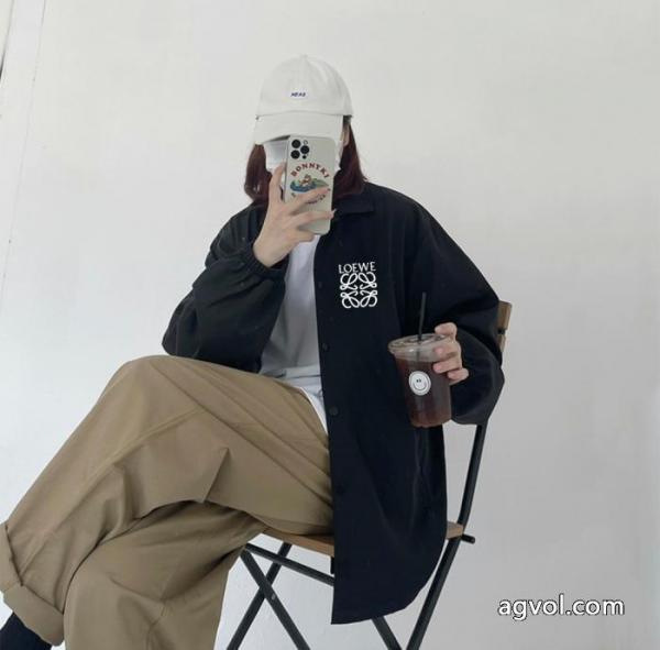 コートスタイリッシュな印象 今季トレンドの限定アイテム 機能面抜群LOEWEブランド コピー 安心. 5 